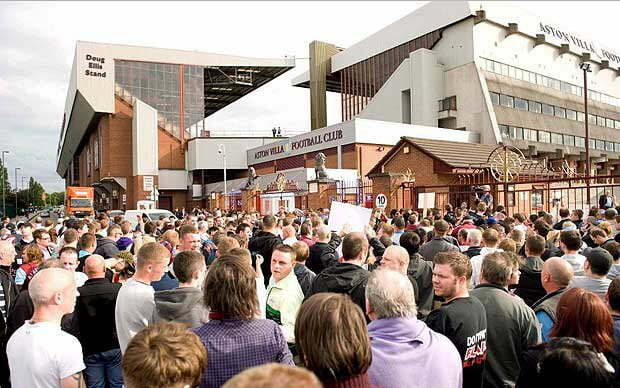 Aston Villa fans Alex McLeish protest