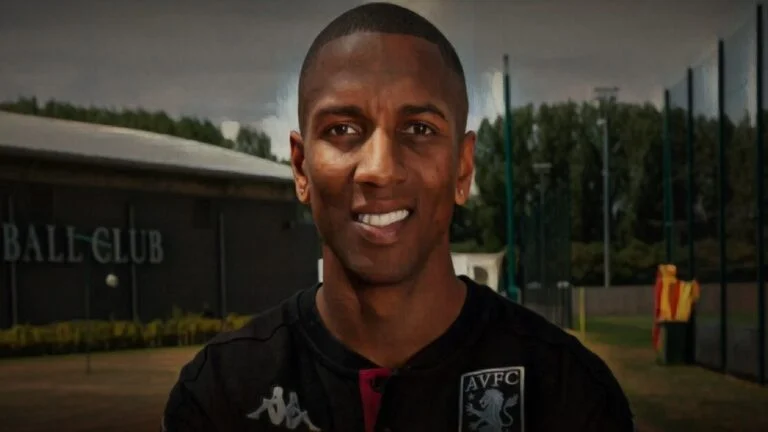 Ashley Young signs Aston Villa